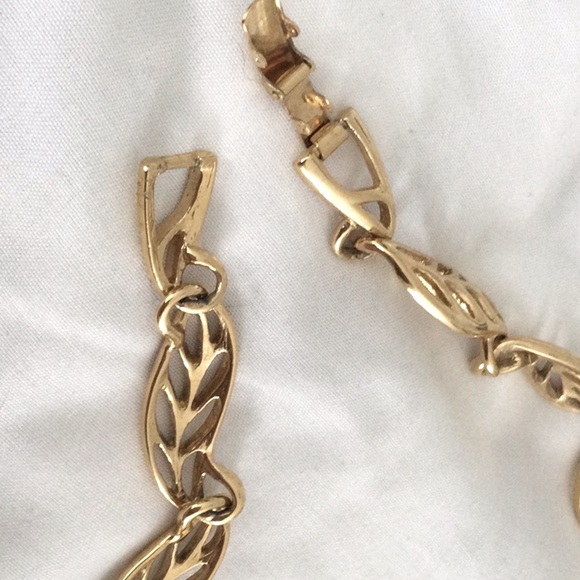 Vintage gold tone chunky chain choker statement necklace - Picture 3 of 3